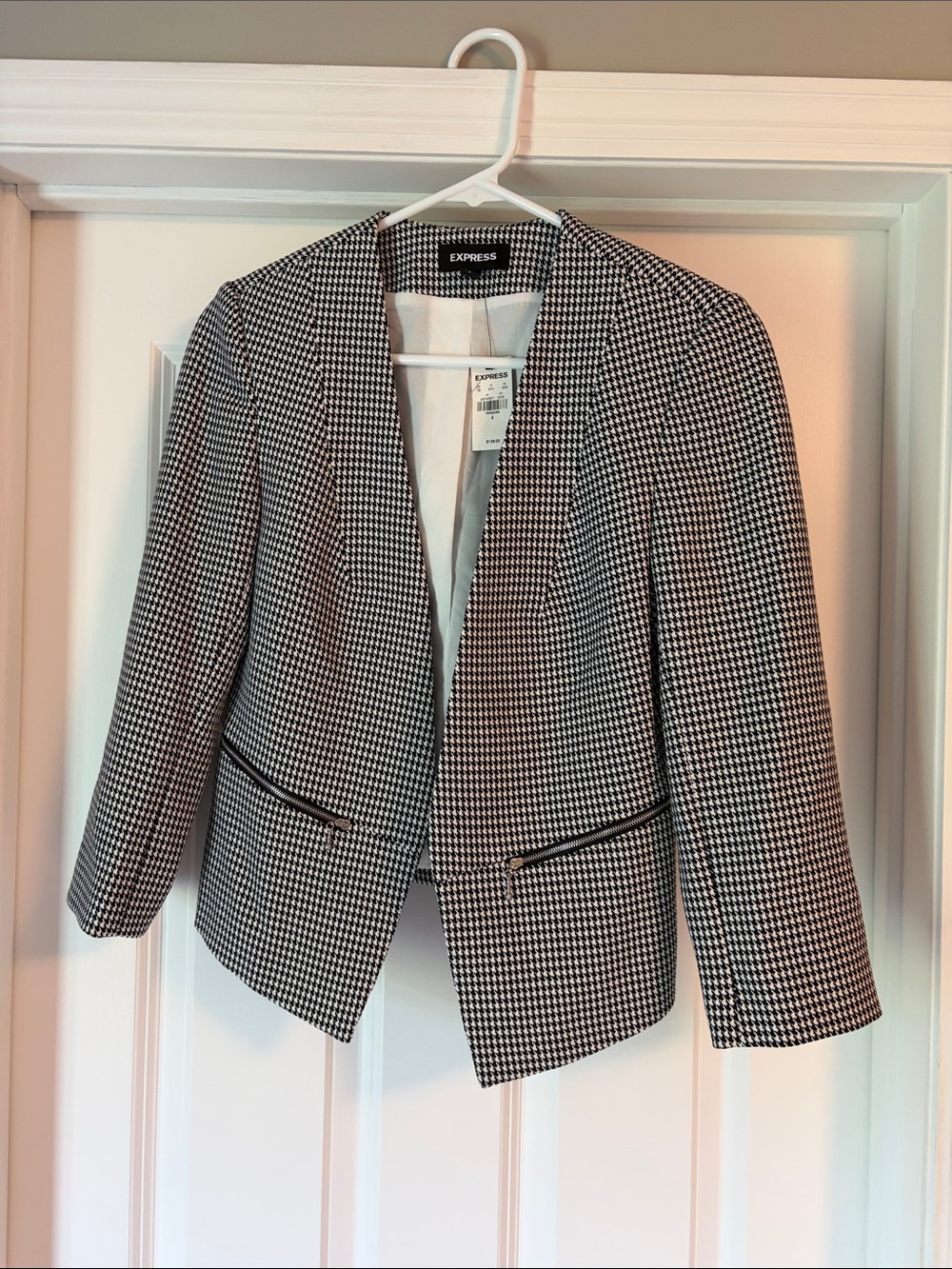 NWT Express Black and White Houndstooth Open-Front Blazer